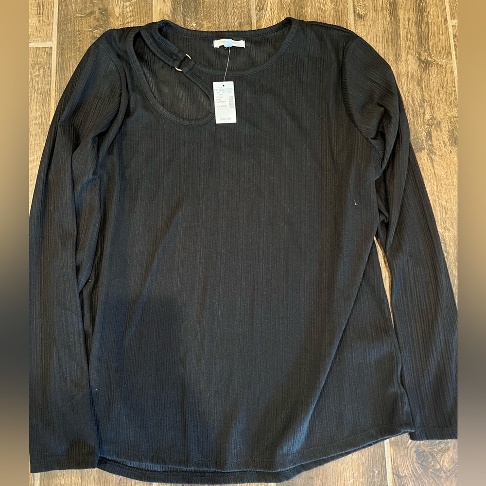 Women’s size XL long sleeve shirt. NWT!!